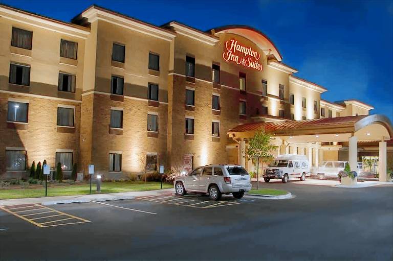 Hampton Inn & Suites Madison West