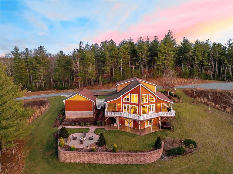 House Galini - Upscale, Outdoorsy Home with Great Amenities — photo 3