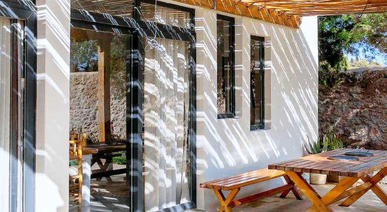 Villa with pool — photo 5
