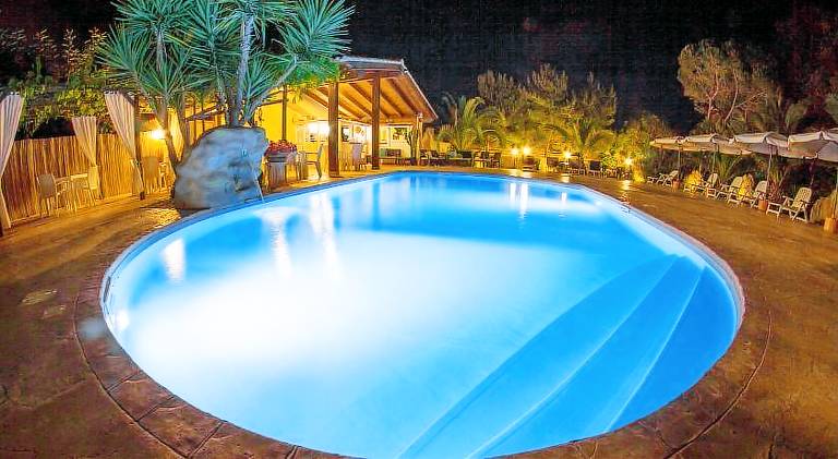 Lovely serviced apartment with terrace, pool & grill | Pets allowed — photo 2