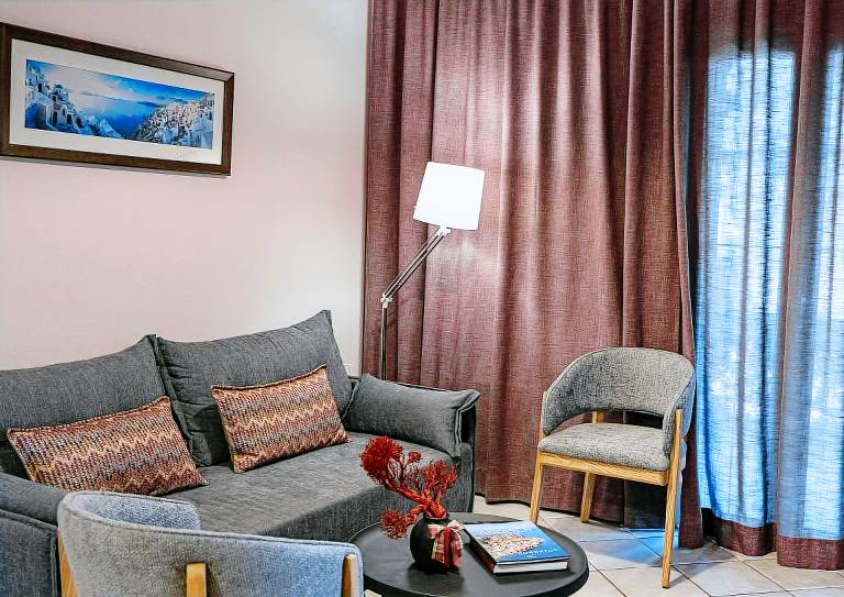 Beautiful house with grill & yard | Good for workation | Pets are welcome in Heraklion
