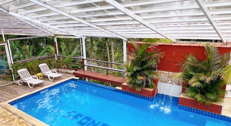 Vacation home with pool — photo 5