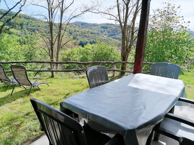 Child-friendly gite with terrace, yard & BBQ | River view | Pets allowed — photo 3