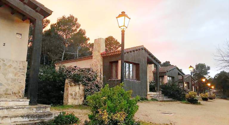 Villa with pool, terrace & yard — photo 5
