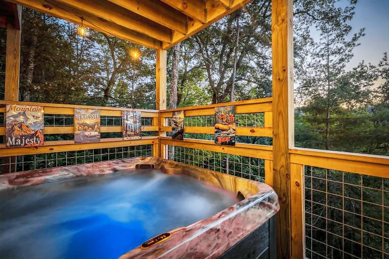 Cascades Escape – Luxury Cabin with Mountain Views, Game Room & Hot Tub in Sevierville, TN