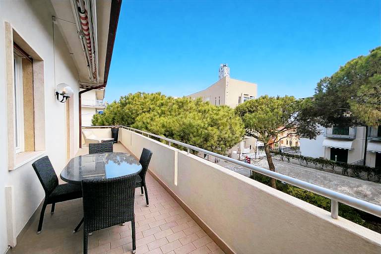 Apartment with terrace | Next to the beach | Pet-friendly in Jesolo
