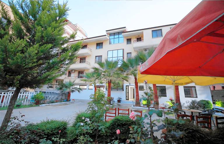 Real Hotel in Durrës