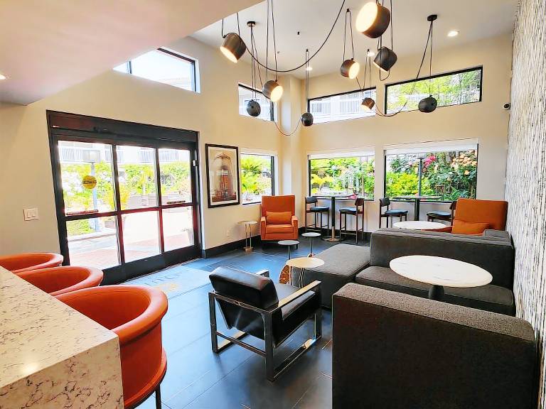 La Quinta Inn & Suites by Wyndham San Francisco Airport West — photo 5