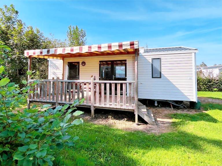 Family-oriented wonderful mobile home with patio & heated pool | Pet-friendly — photo 4