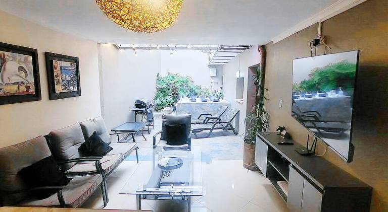 Nice vacation home with hot tub | Close to Lleras Park | Pet-friendly — photo 5