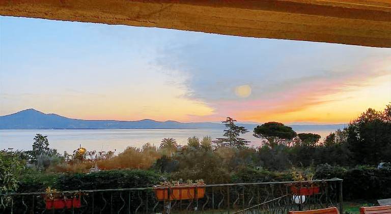 Villa | Next to the beach | Pets are welcome in Bracciano