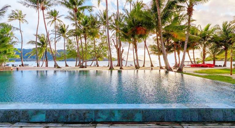 Villa with pool — photo 4