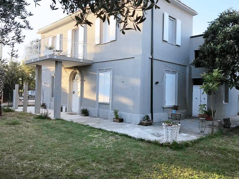 Casa  Ortona