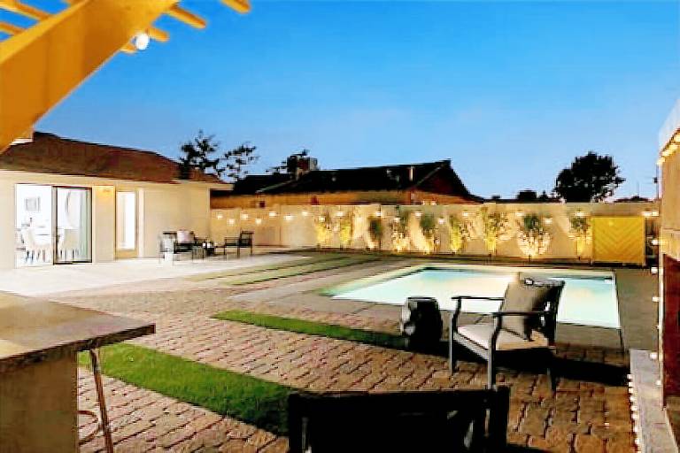 House  Scottsdale Estates Eleven