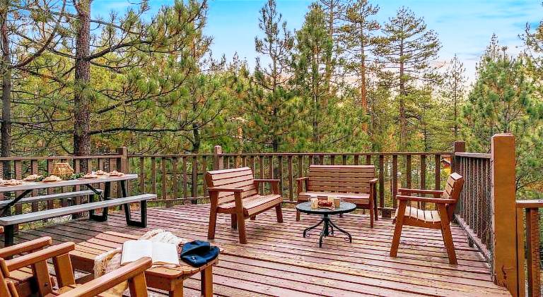 Fully equipped vacation home with barbecue & patio | Pet-friendly — photo 5