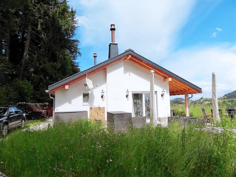 Vacation home with yard, barbecue & terrace | Nature view — photo 3