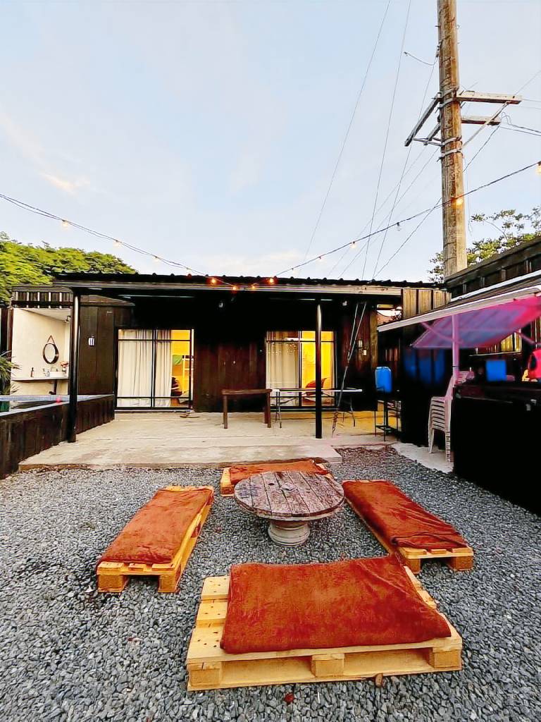 Vacation home with pool, grill & garden — photo 4