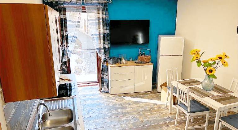 House with 2 rooms for 6 persons — photo 4