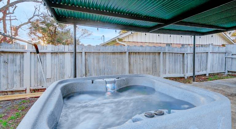 House with garden & jacuzzi — photo 5