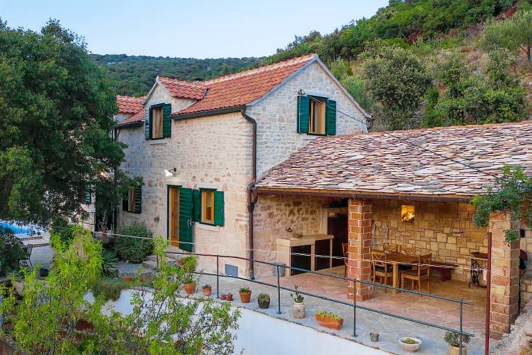 Villa with patio, private pool & barbeque | Sea view in Postira