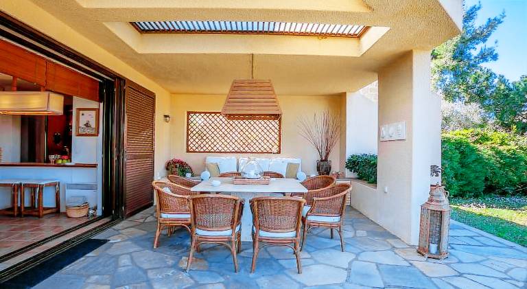 Villa with terrace, yard & private pool — photo 3