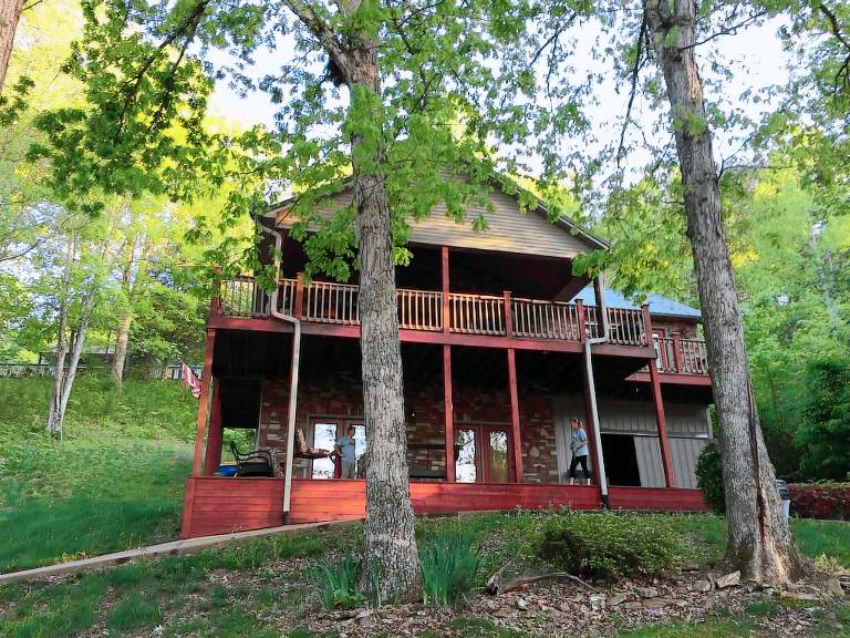 House Nolin Lake