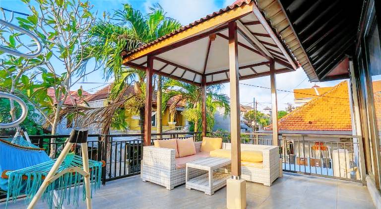 Villa with hot tub & pool — photo 5