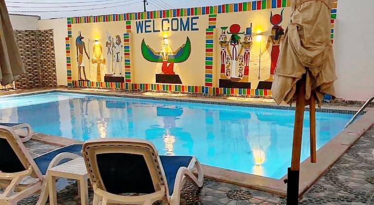Apartment with terrace, yard & private pool | Perfect for remote work in Luxor
