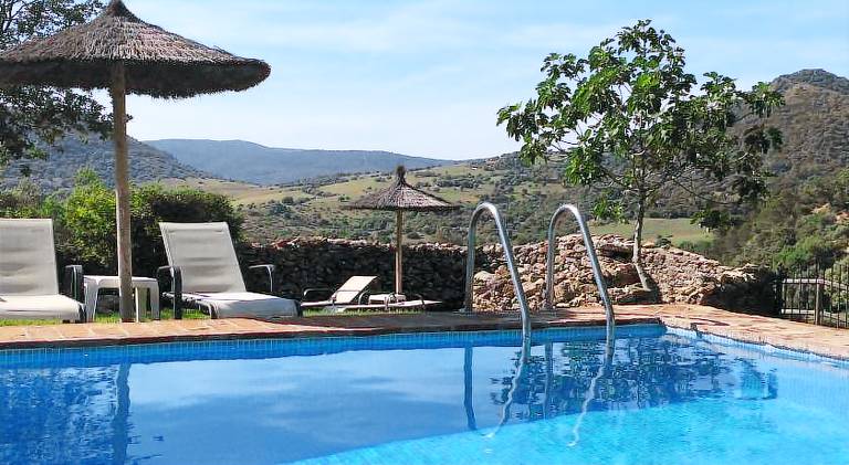Vacation home with pool — photo 2