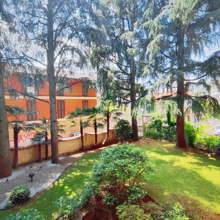 Family-friendly rental apartment with yard | Garden view | Pets are welcome — photo 3