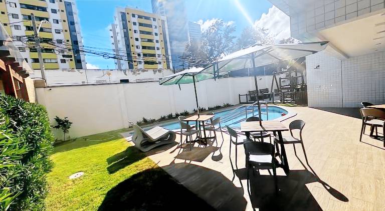 Apartment with pool — photo 4