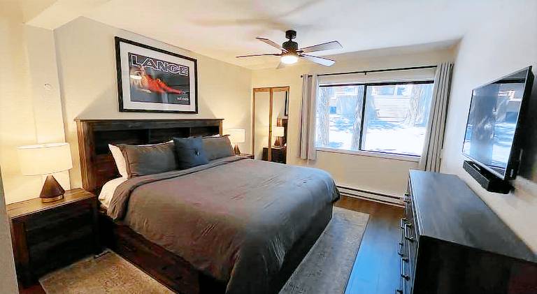 MSRC28 - Cozy Ski Condo - Walk to Canyon - Dog Friendly — photo 2
