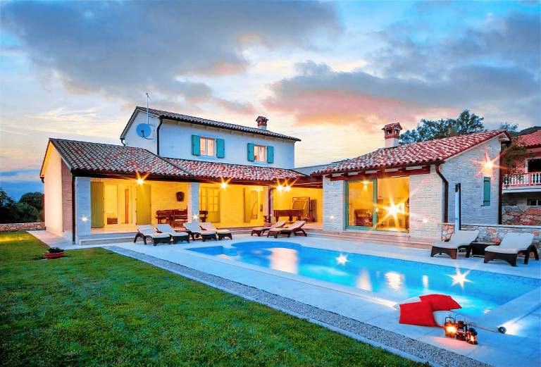 Children-friendly spacious rental with grill, pool & garden | Pool view | Pet-friendly in Labin