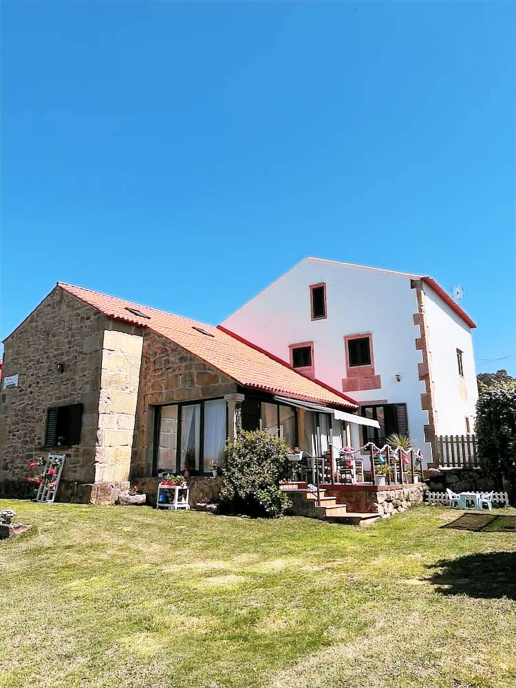 Bed & Breakfast  Cuntis
