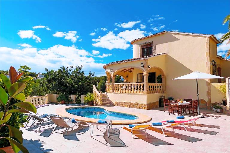 Villa with garden, terrace & barbecue — photo 3