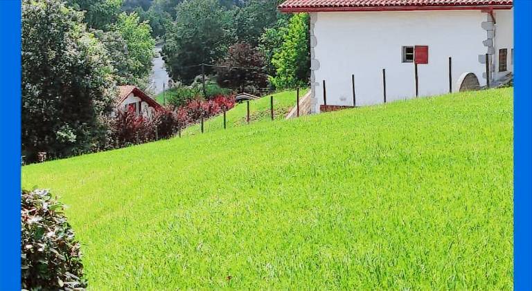 Holiday apartment with pool in Ainhoa