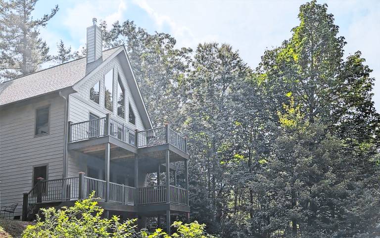 Cabin  Jonas Ridge