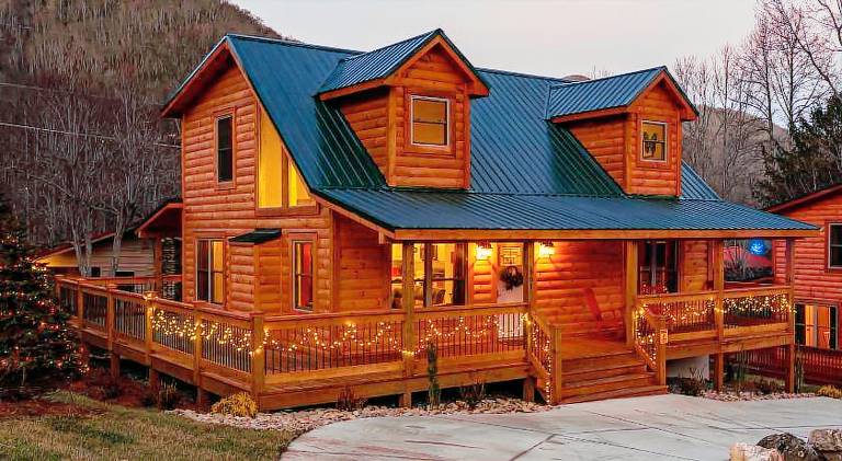 Vacation home | Pet-friendly in Maggie Valley, NC