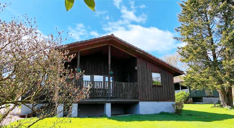 Chalet with pool in Dunoon