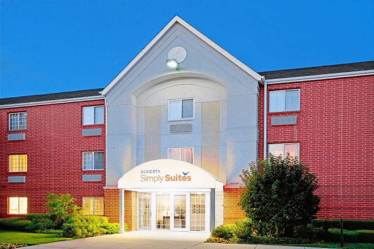 Sonesta Simply Suites Chicago Naperville