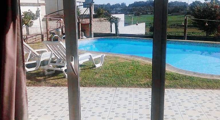 Vacation home with pool — photo 3