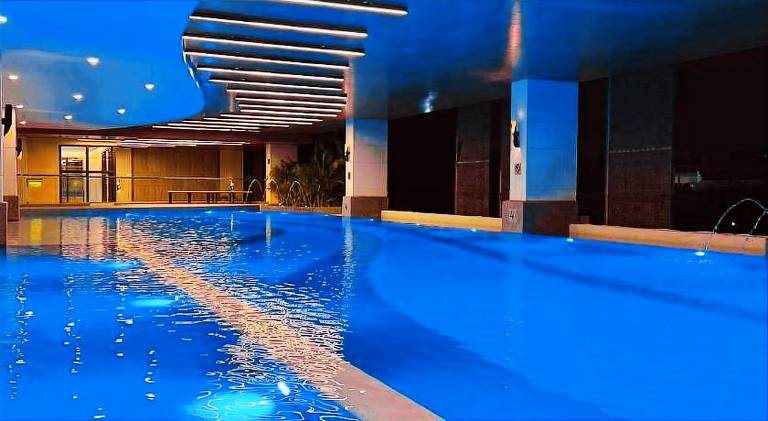 Apartment with pool — photo 3