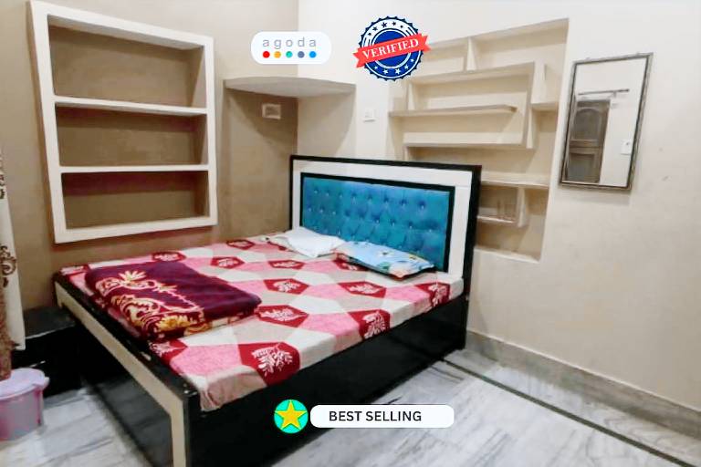 Goroomgo Shiv Kashi p. Guest house Varanasi in Tola