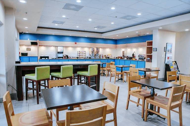 Country Inn & Suites by Radisson, Harlingen, TX in Harlingen, TX