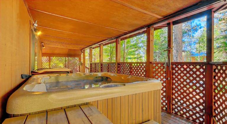 House with jacuzzi — photo 3