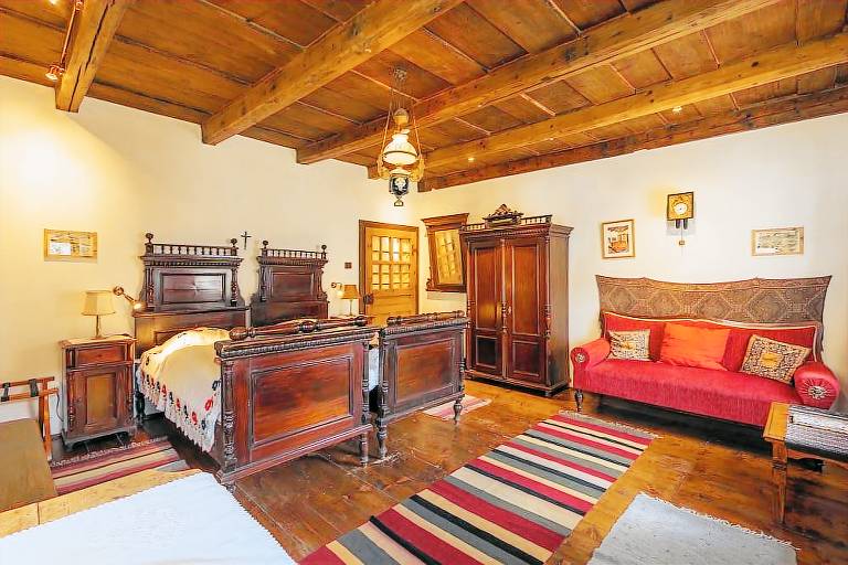 Accommodation Micloșoara