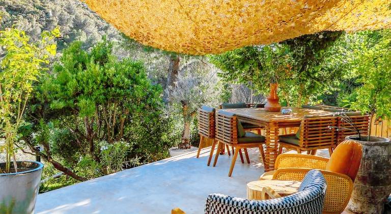 Villa with hot tub, pool & BBQ in Les Baux-de-Provence