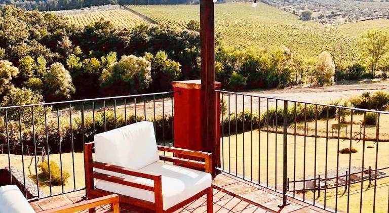 Vacation home with private pool, BBQ & patio — photo 3