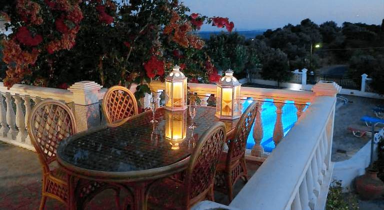 Villa with private pool, yard & BBQ — photo 4