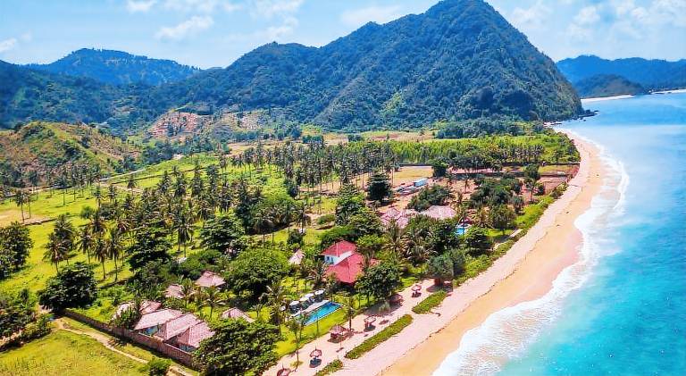 Resort Selong Belanak